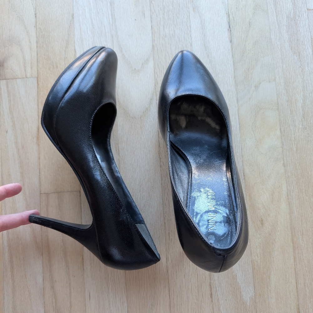 Nine West Classic Platform Stilleto Black Leather Heels (Size 8) - Picture 4 of 16